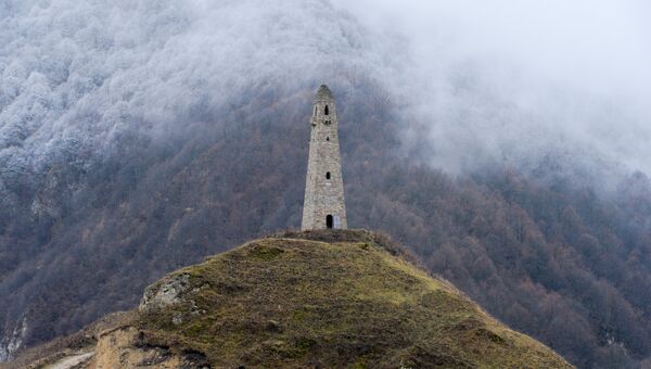 Боевая башня на окраине села Харачой в Веденском районе Чеченской республики