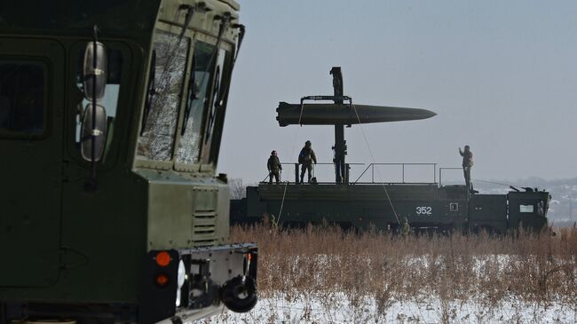 Тренировка ракетных и артиллерийских подразделений пятой армии ВВО. Архивное фото