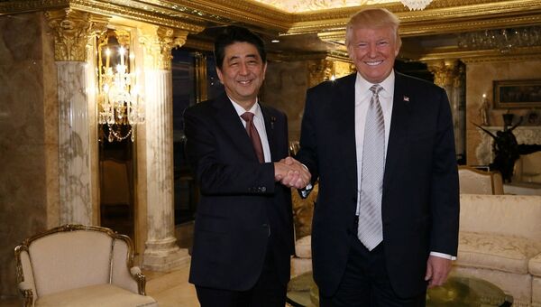 Премьер-министр Японии Синдзо Абэ и избранный президент США Дональд Трамп