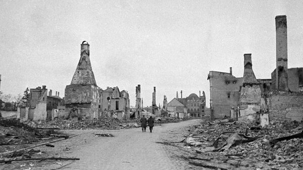 Латвийский город Елгава (Митава), разрушенный немецкими захватчиками. 1945 год