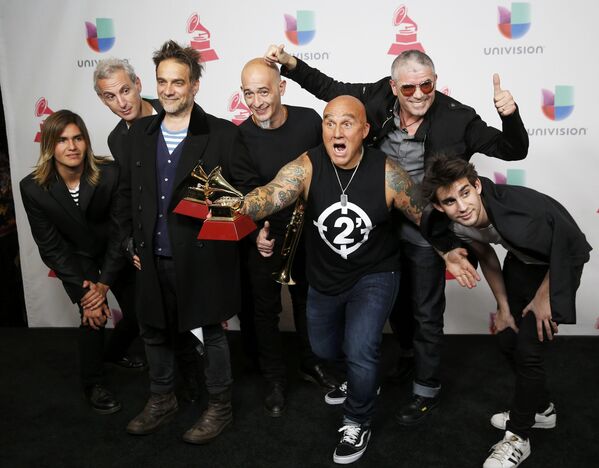Группа Los Fabulosos Cadillacs на 17-ой ежегодной Latin Grammy Awards в Лас-Вегасе, США