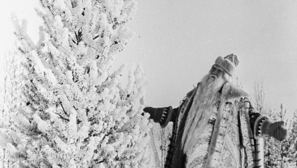 Александр Хвыля в роли дедушки Морозко в фильме Морозко, 1965 год
