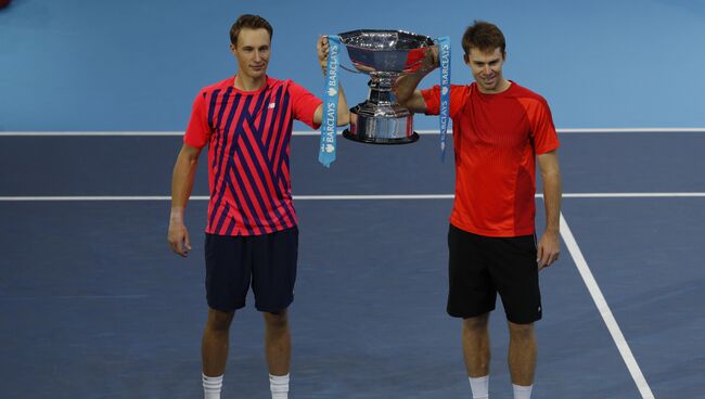 Финн Генри Континен и австралиец Джон Пирс выиграли итоговый теннисный турнир ATP в Лондоне