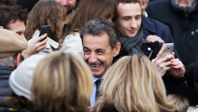 Николя Саркози после голосования в первом туре праймериз правых и центристов в Париже. 20 ноября 2016