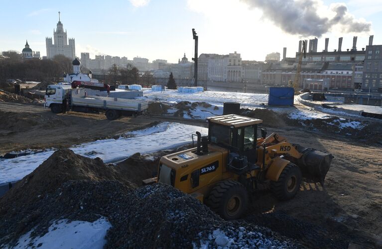 Строительство парка Зарядье в Москве