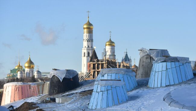 Строительство парка Зарядье в Москве. Архивное фото