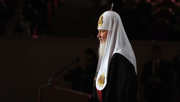 Патриарх Московский и всея Руси Кирилл выступает на концерте по случаю празднования 70-летнего юбилея. 22 ноября 2016
