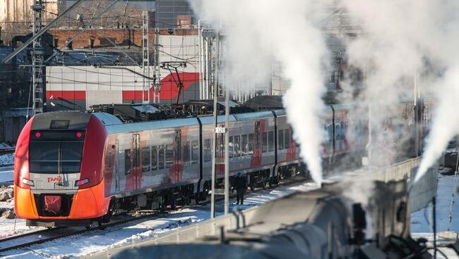 Модернизированный электропоезд Ласточка в депо Подмосковная для Московского центрального кольца. Архивное фото