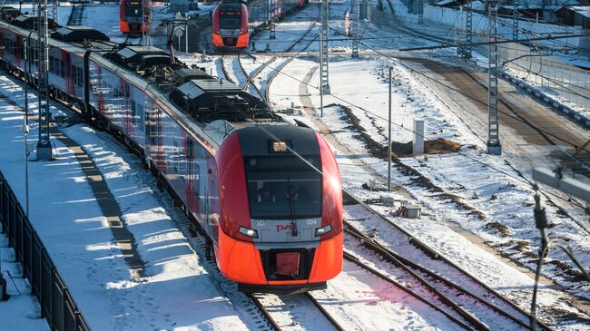 Модернизированные электропоезда Ласточка в депо Подмосковная для Московского центрального кольца. Архивное фото