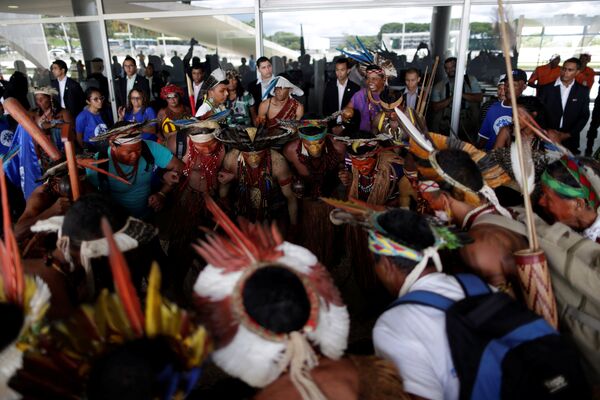В Бразилии представители коренных народов захватили часть дворца Планалту, 22 ноября 2016