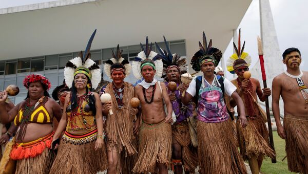 Коренные жители из племени Паташо заняли часть дворца Планалту, 22 ноября 2016