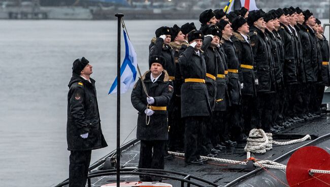 Торжественная церемония передачи подлодки Колпино ВМФ России на пристани АО Адмиралтейские верфи в Санкт-Петербурге