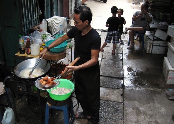 Приготовление еды в центре Бангкока