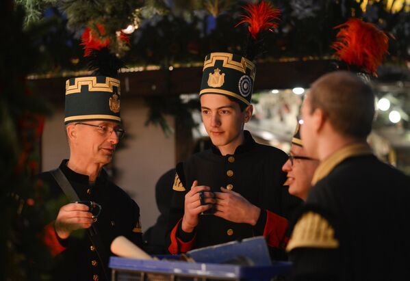Во время открытия старейшей Рождественской ярмарки Штрицельмаркт в Дрездене