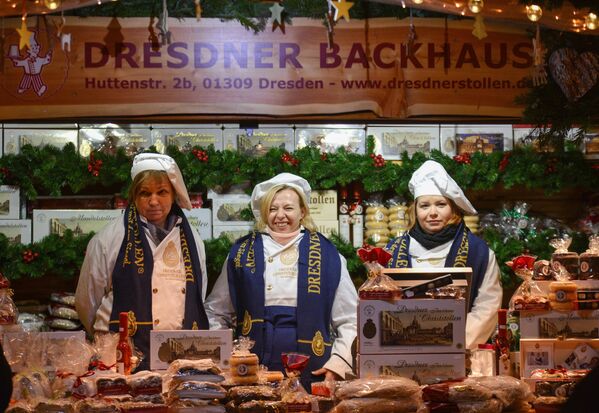 Во время открытия старейшей Рождественской ярмарки Штрицельмаркт в Дрездене