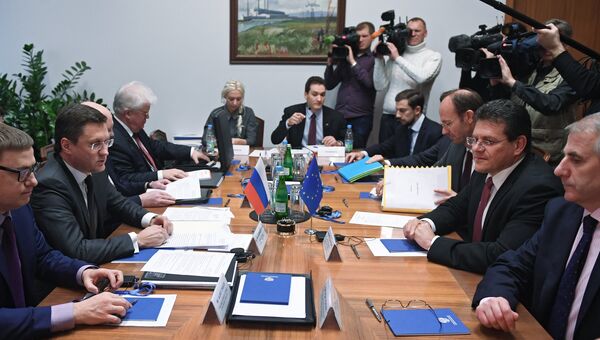 Министр энергетики РФ Александр Новак и вице-президент Еврокомиссии по энергосоюзу Марош Шефчович во время встречи в Москве
