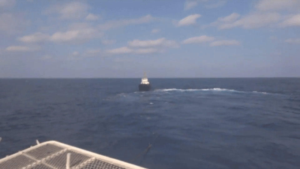 В сети появилось видео спасения украинского судна кораблем «Вице-адмирал Кулаков»