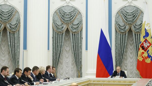 Президент РФ Владимир Путин во время заседания Совета при президенте РФ по стратегическому развитию и приоритетным проектам. 25 ноября 2016