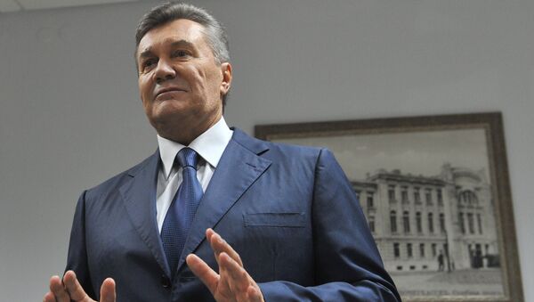 Бывший президент Украины Виктор Янукович, прибывший в Ростовский областной суд для дачи показаний