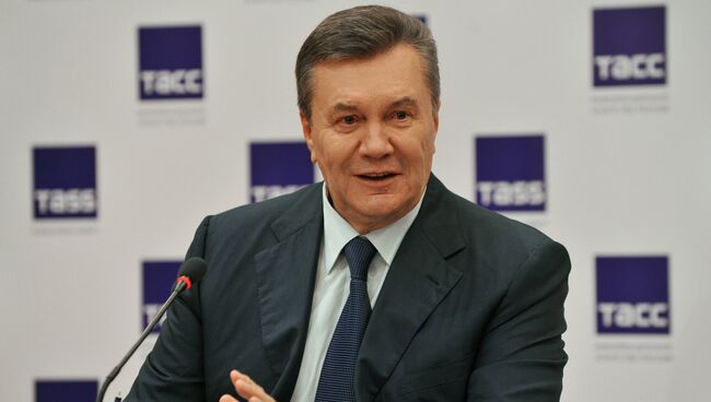 Экс-президент Украины Виктор Янукович во время пресс-конференции в Ростове-на-Дону