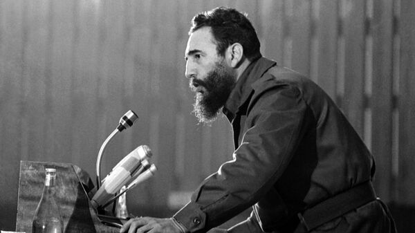 Фидель Кастро выступает на конференции в Алжире. 7 сентября 1973. Архивное фото