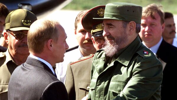 Президент России Владимир Путин и президент Кубы Фидель Кастро в Варадеро. 17 декабря 2000 Президент России Владимир Путин и президент Кубы Фидель Кастро в Варадеро. 17 декабря 2000