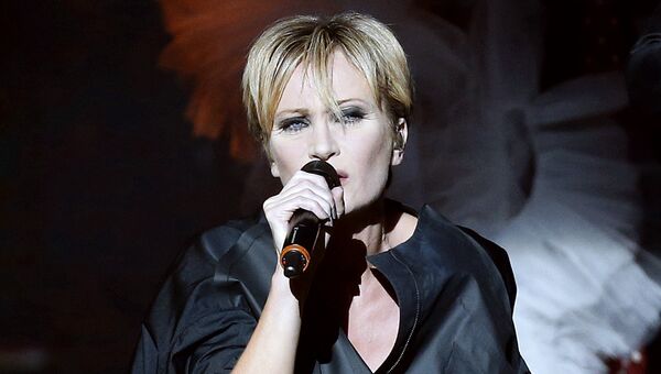 Французская певица Патрисия Каас во время концерта Каас поет Пиаф в Монако