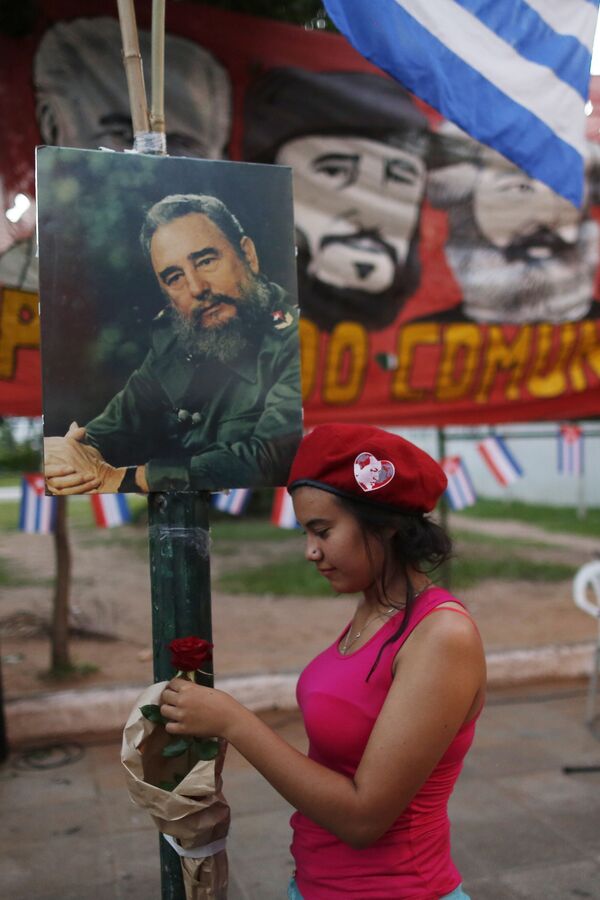 Коммунистическая партия Парагвая отдает дань памяти Фиделю Кастро, 26 ноября 2016