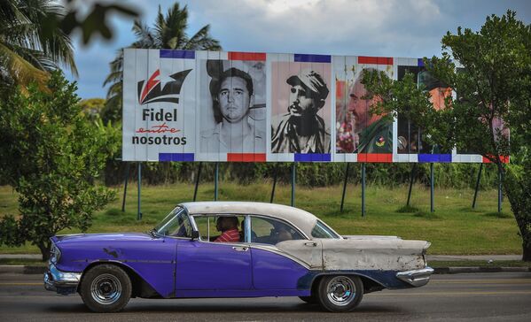 Щит с изображением лидера кубинской революции Фиделя Кастро. Гавана, 27 ноября 2016