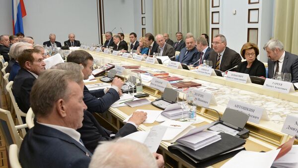 Дмитрий Рогозин проводит первое заседание координационного совета ветеранских организаций. 28 ноября 2016