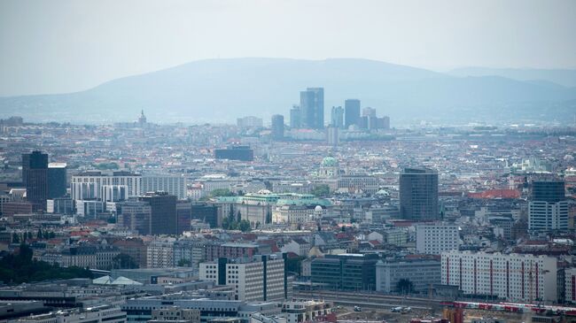 Вид на Вену с Дунайской телебашни. Архивное фото