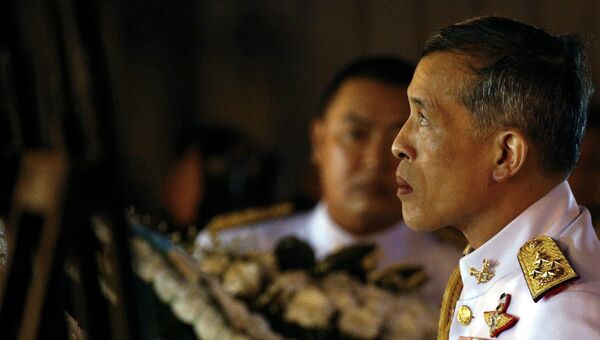 Принц Таиланда Маха Вачиралонгкорн во время траурных мероприятий в Бангкоке, Таиланд
