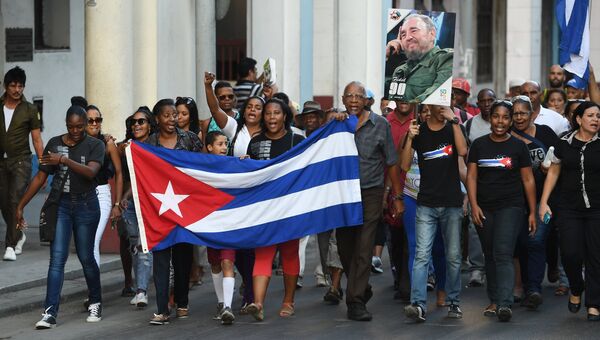 Шествие в память об ушедшем из жизни лидером кубинской революции Фиделе Кастро