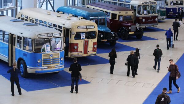 Посетители на выставке ЭкспоСитиТранс в Москве. Архивное фото