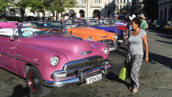Автомобили в исторической части Гаваны