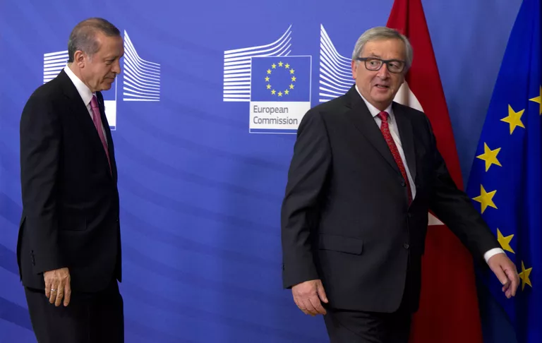 Президент Турции Реджеп Эрдоган и председатель Европейской комиссии Жан-Клод Юнкер Президент Турции Реджеп Эрдоган и председатель Европейской комиссии Жан-Клод Юнкер