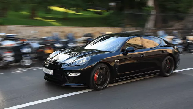 Автомобиль Porsche Panamera. Архивное фото