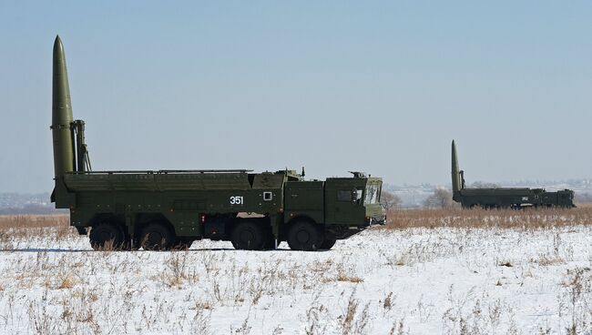 Оперативно-тактические ракетные комплексы Искандер-М. Архивное фото