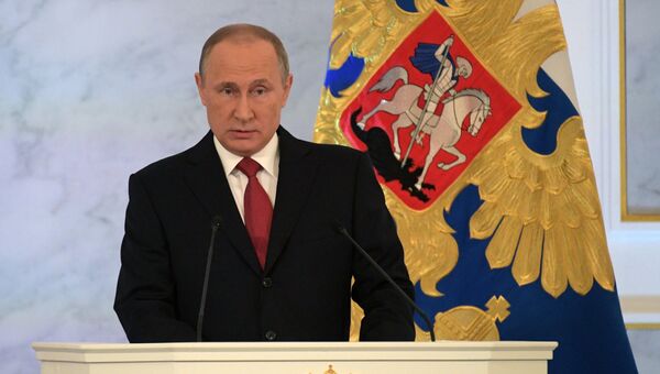 Президент РФ Владимир Путин выступает с ежегодным посланием Федеральному Собранию в Георгиевском зале Кремля. 1 декабря 2016