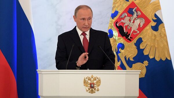 Президент РФ Владимир Путин выступает с ежегодным посланием Федеральному Собранию в Георгиевском зале Кремля. 1 декабря 2016