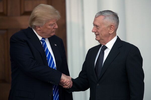 Избранный президент США Дональд Трамп и возможный шеф Пентагона Джеймс Маттис Избранный президент США Дональд Трамп и возможный шеф Пентагона Джеймс Маттис