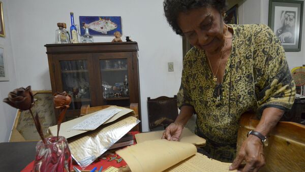 Марта Рохас - журналист штурма казарм Монкада в 1953 году и суда над Фиделем Кастро, показывает записи, сделанные ей во время судебного процесса над Фиделем