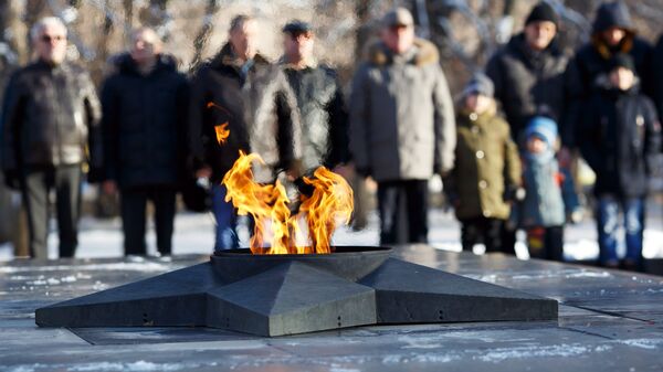 Вечный огонь у памятника Защитникам красного Царицына и Сталинграда