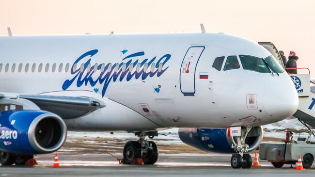 Самолет Sukhoi Superjet 100 авиакомпании Якутия. Архивное фото