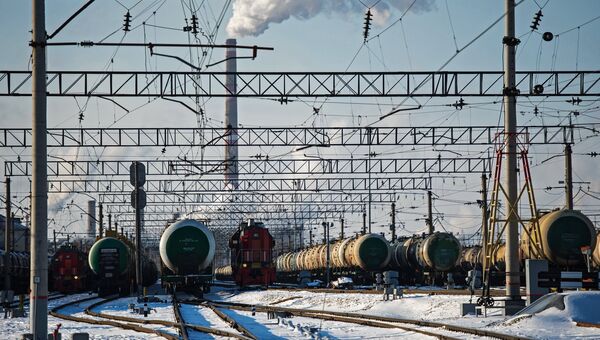 Цистерны с нефтепродуктами. Архивное фото