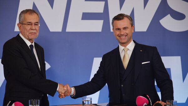 Кандидаты в президенты Австрии Александр Ван дер Беллен (слева) и Норберт Хофер