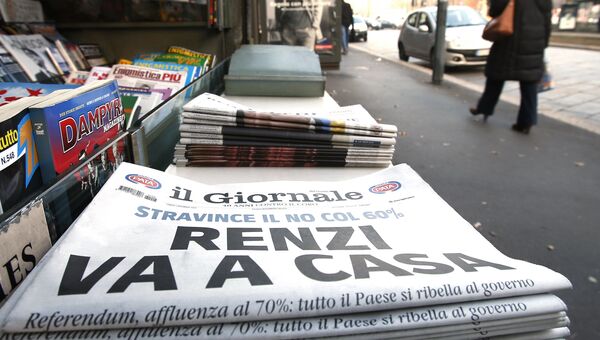 Заголовки газет, анонсирующие итоги референдума в Италии. Архивное фото