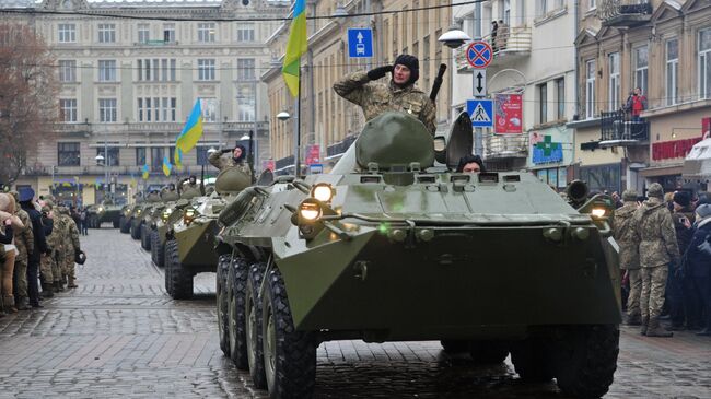 Военный парад на Украине. Архивное фото