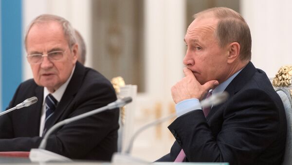 Президент РФ Владимир Путин во время встречи в Кремле с судьями Конституционного суда. 6 декабря 2016