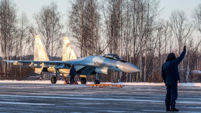 Истребитель Су-35С. Архивное фото